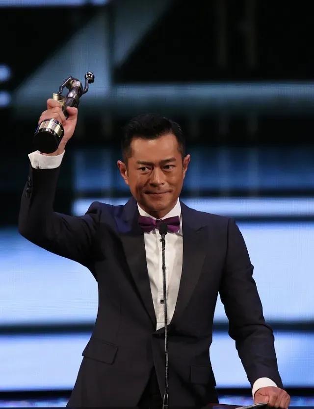 第41届香港电影金像奖颁奖刘青云,41届香港金像奖最佳男主角刘青云