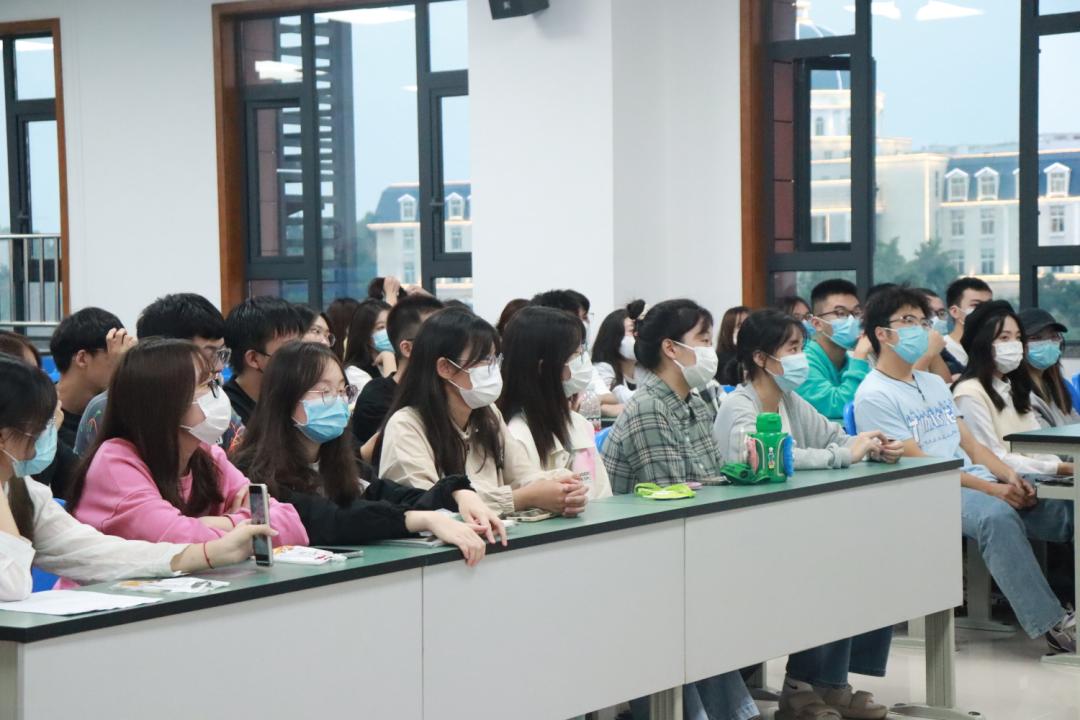 2022级锦城“萌新”的第一次晚点名来啦