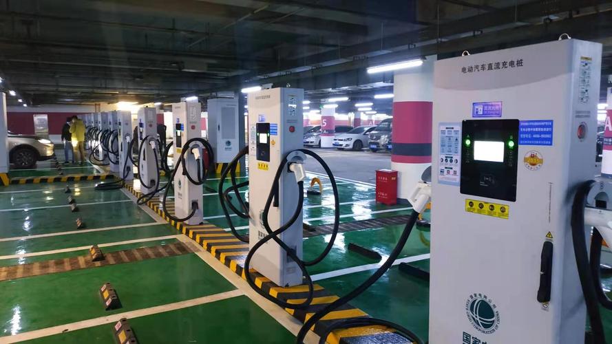 在天津的一处道路边停车，每年收费5000元？买得起车，或停不起车