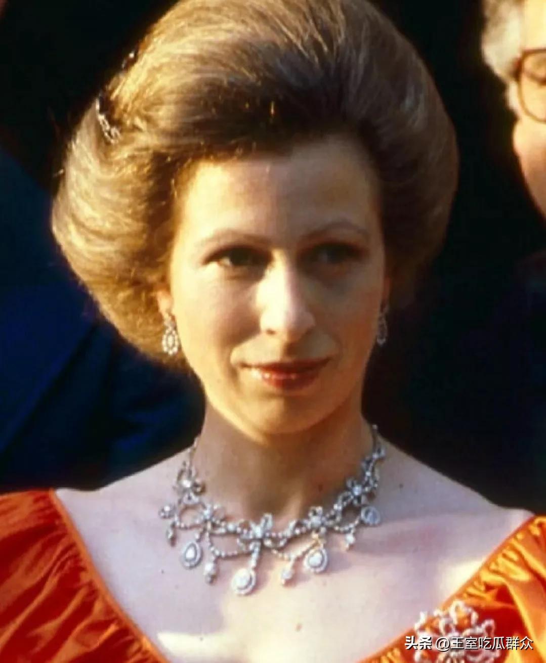 安妮公主参加查尔斯加冕,安妮公主加冕