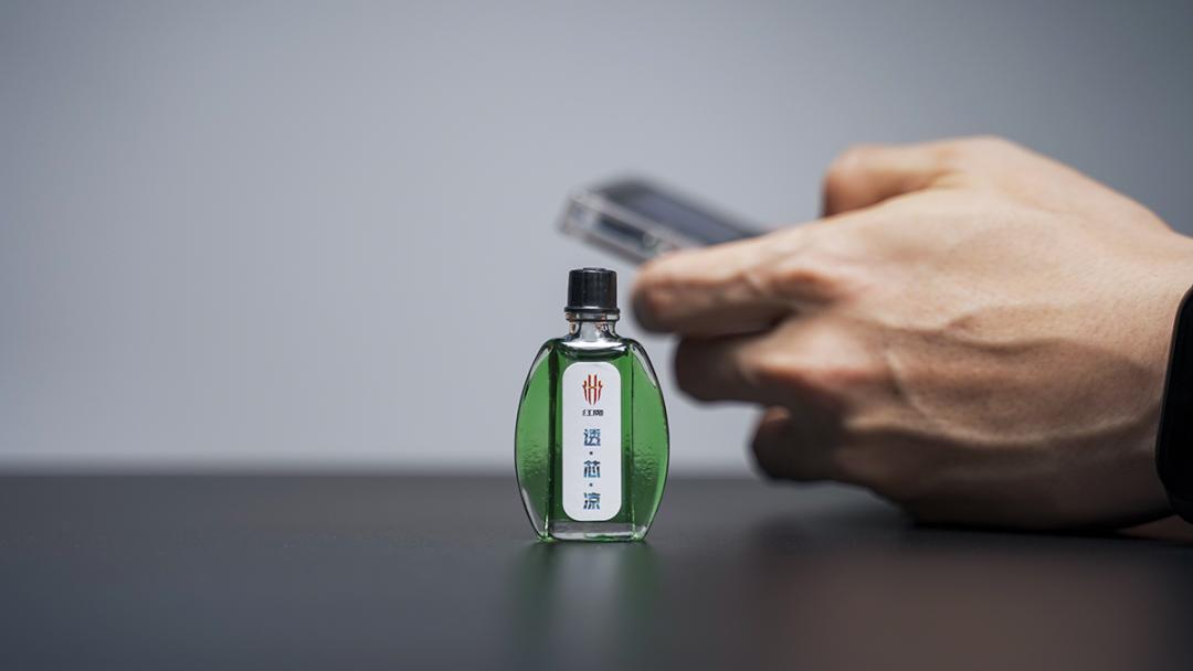 这些就是手机厂员工用头发换来的邀请函？