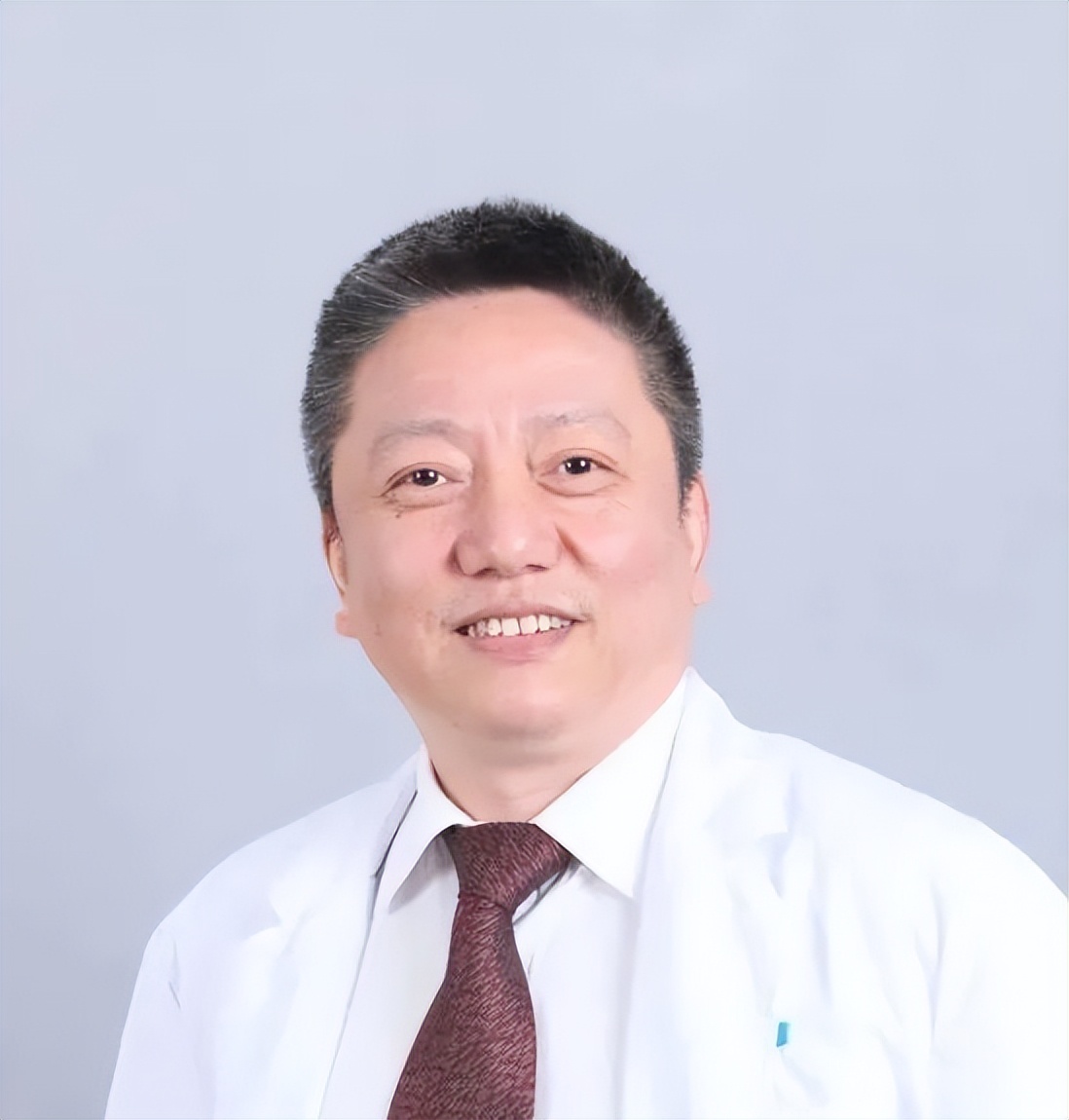 老人髋部骨折是静养还是手术,老人髋部骨折半年还能手术吗