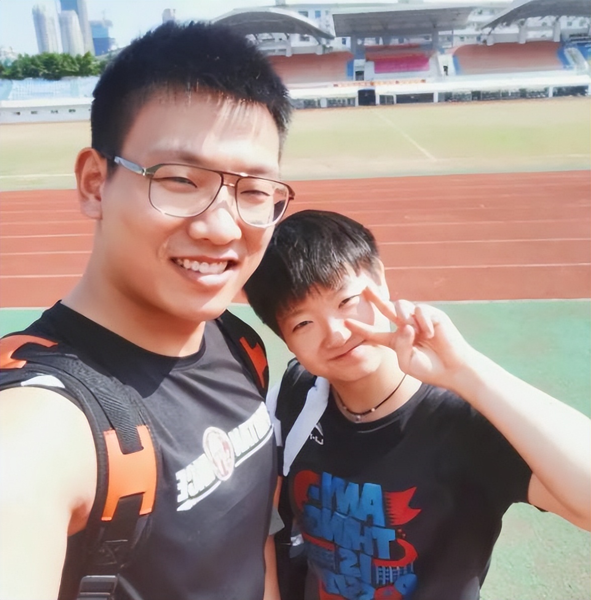 孙颖莎教练邱贻可评价孙颖莎,邱贻可孙颖莎初次见面