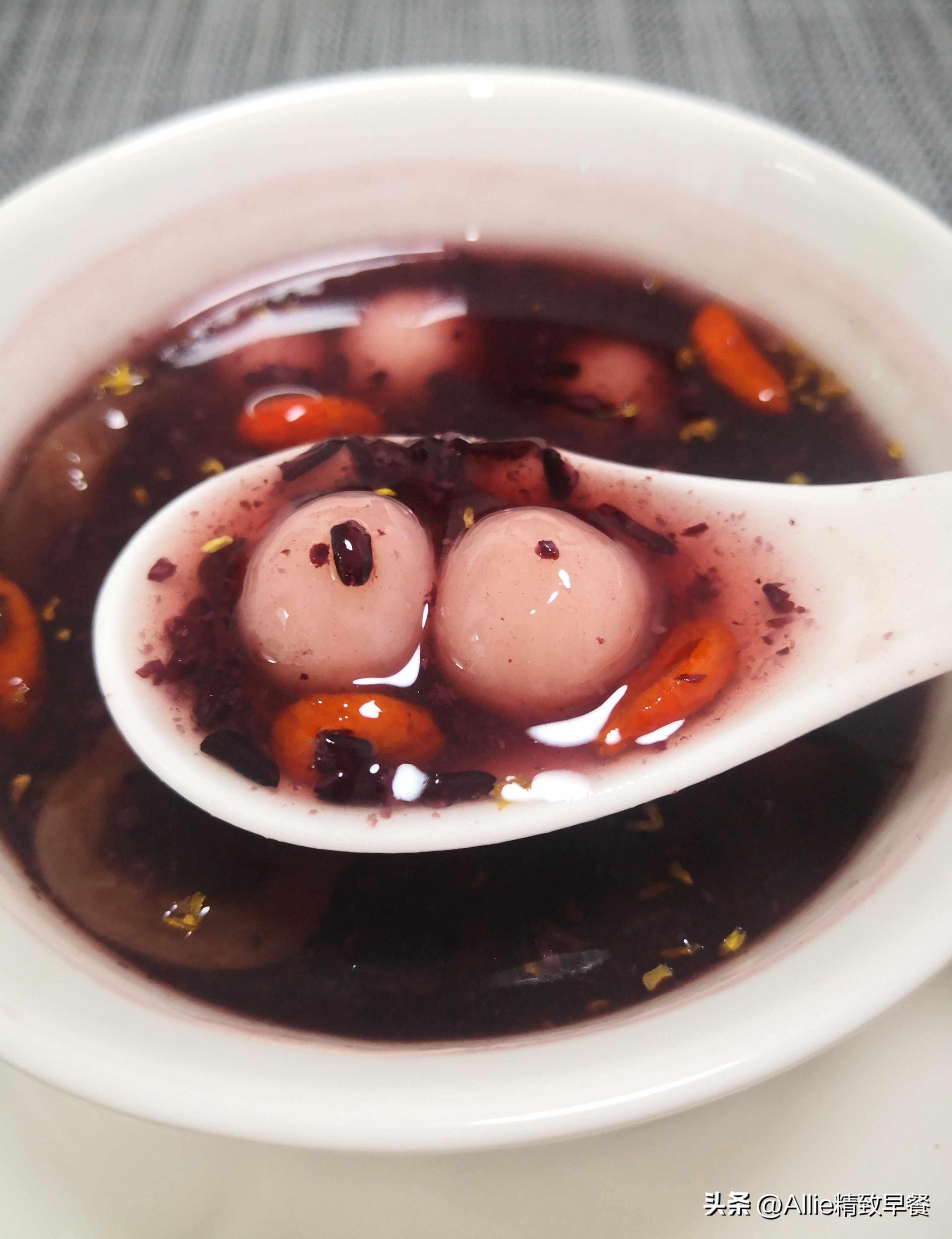 米酒糯米粉丸子做法,糯米小丸子米酒做法