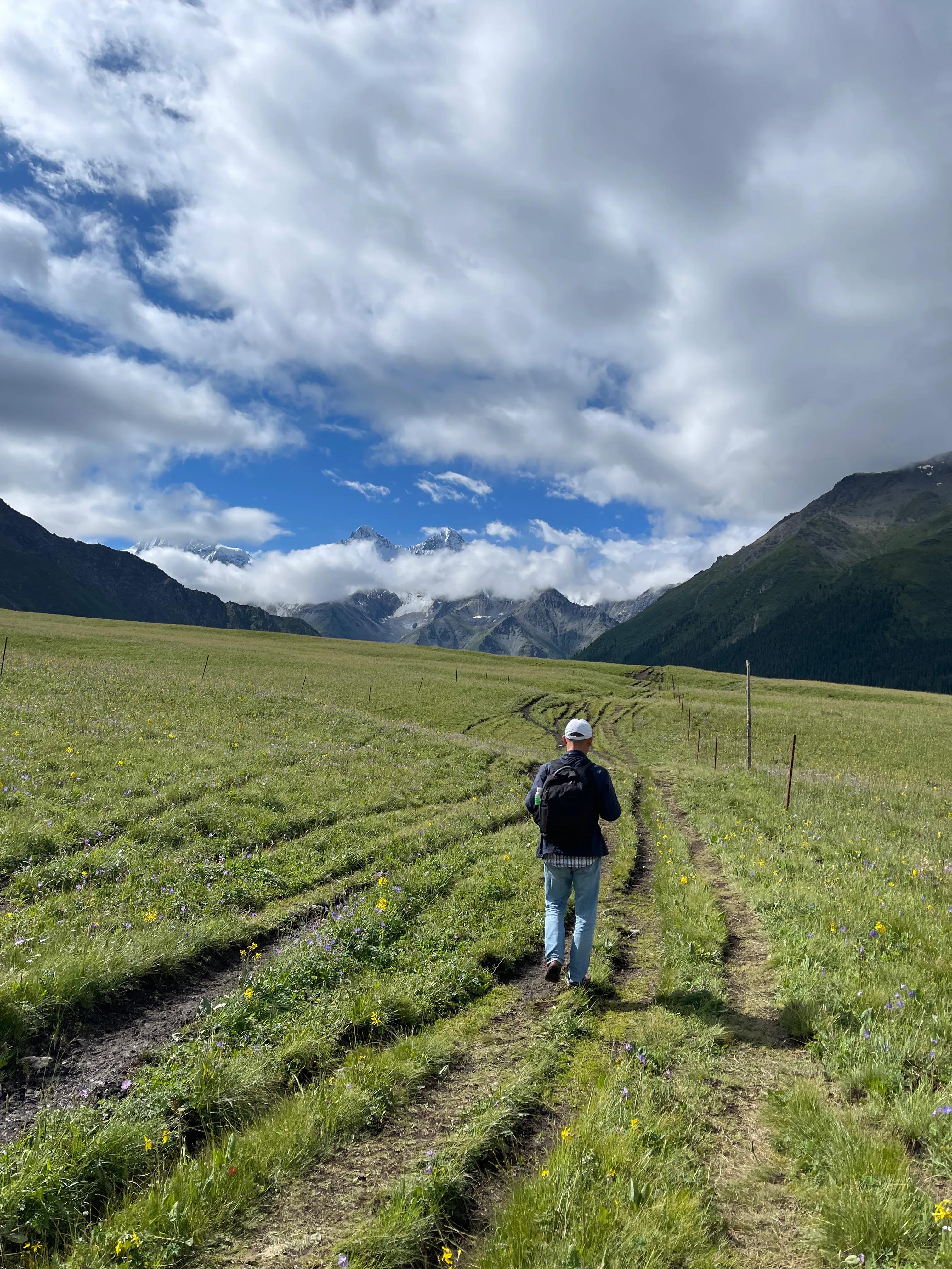 伊犁徒步穿越古道,伊犁昭苏县夏塔古道图片