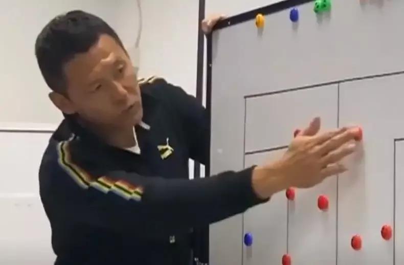 曝足协签下60万年薪,曝足协加紧研究欠薪清偿