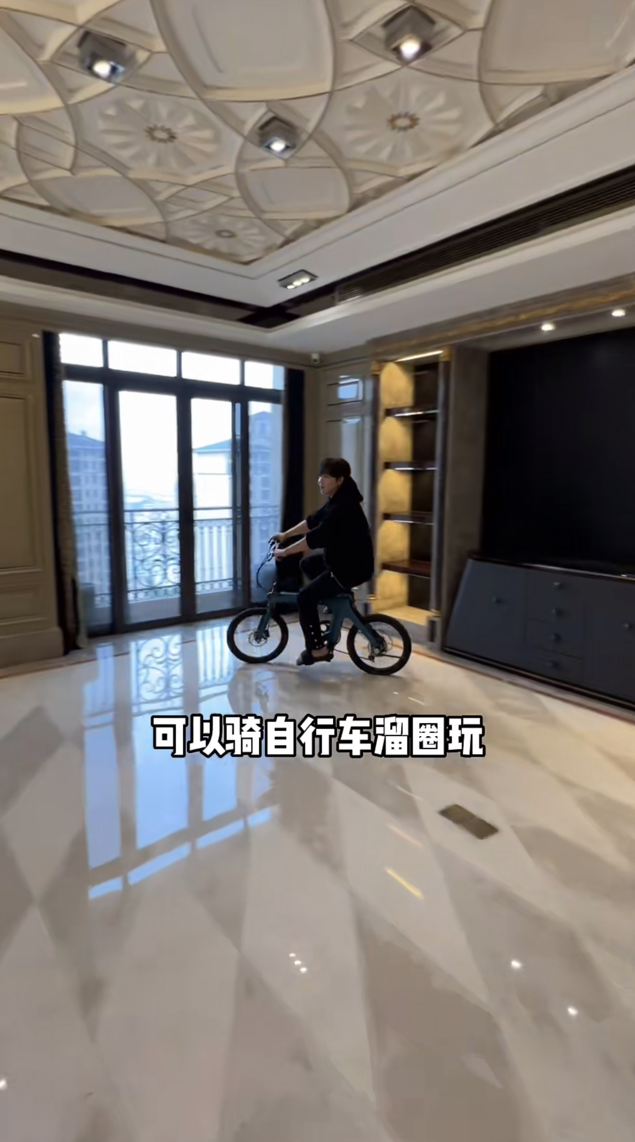 网红圈五大隐藏富豪：*冰白**坐拥上海豪宅，王红权贵翡翠堆满屋？