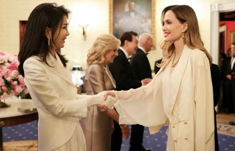 韩国第一夫人穿夏裙,现在流行的韩国第一夫人的穿搭