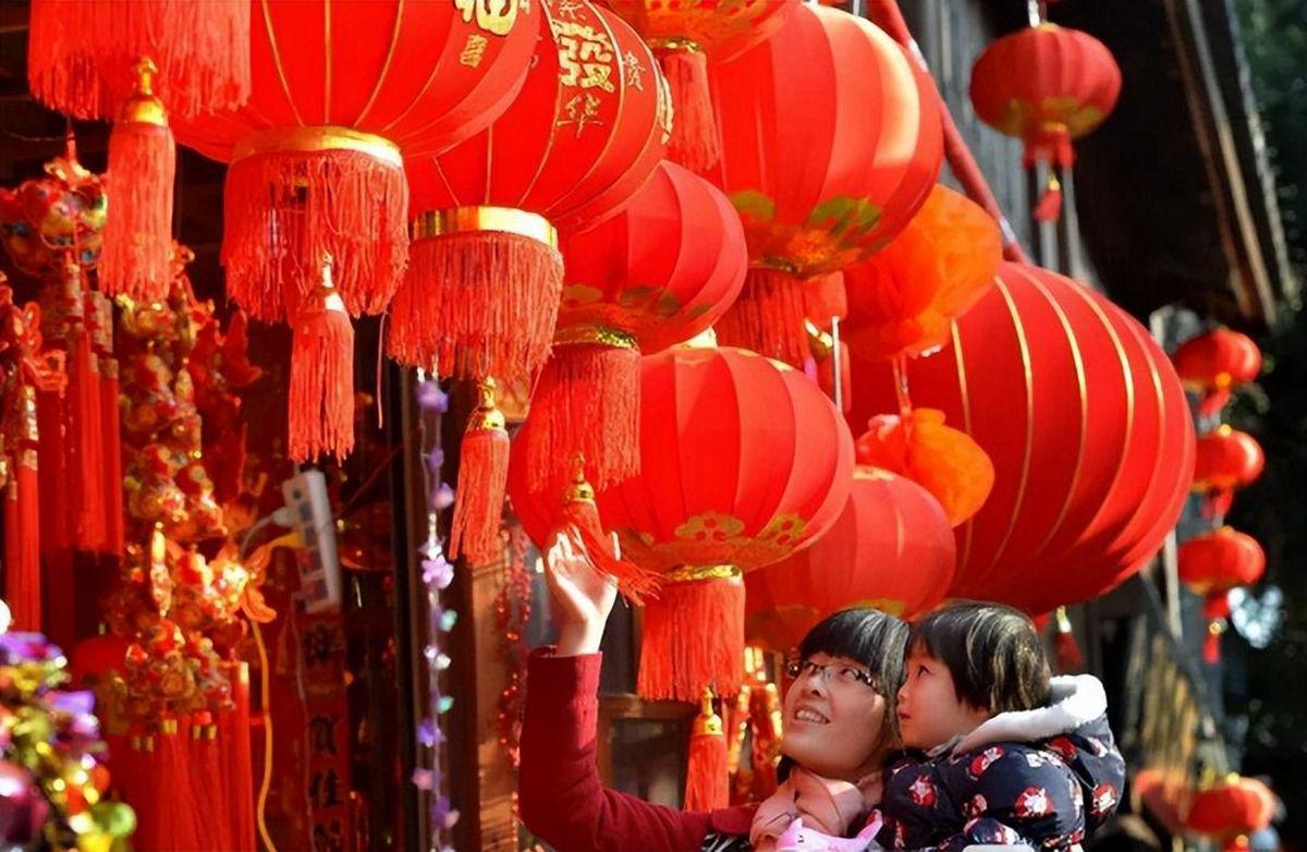 准女婿春节送礼要不要给压岁钱,春节送礼送几样合适有讲究吗