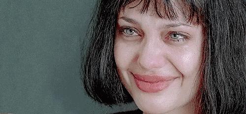 安吉丽娜朱莉1982年出演了什么,朱莉安吉丽娜近年电影