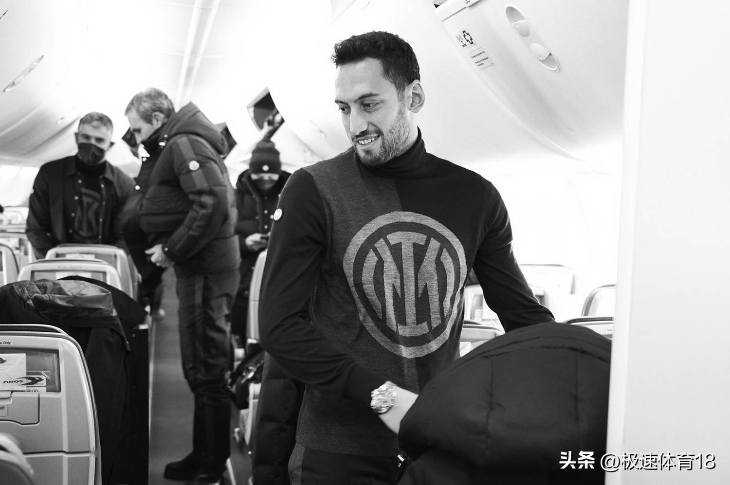 蒙口moncler联名,蒙口moncler官方直播