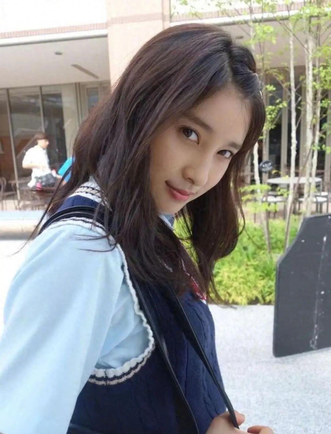 还记得《哥哥太爱我》的妹妹土屋太凤吗?她当妈妈啦!