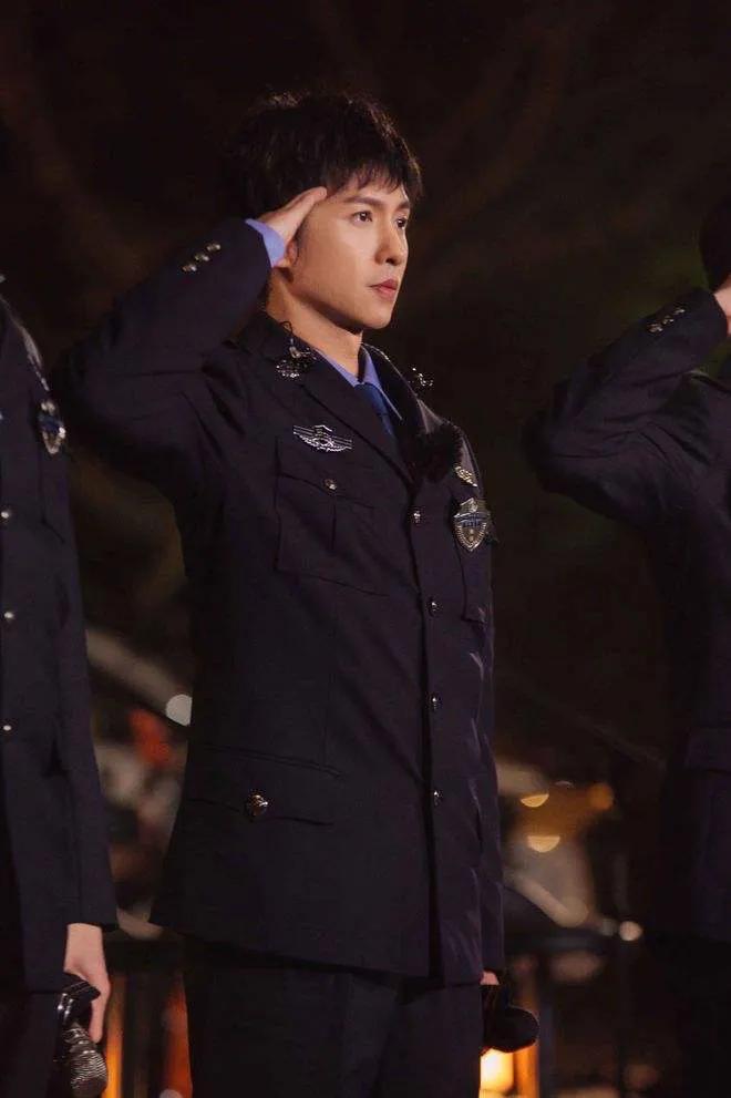 我们的滚烫人生张智霖陈小春默契,张智霖陈小春96年一生豪情一次