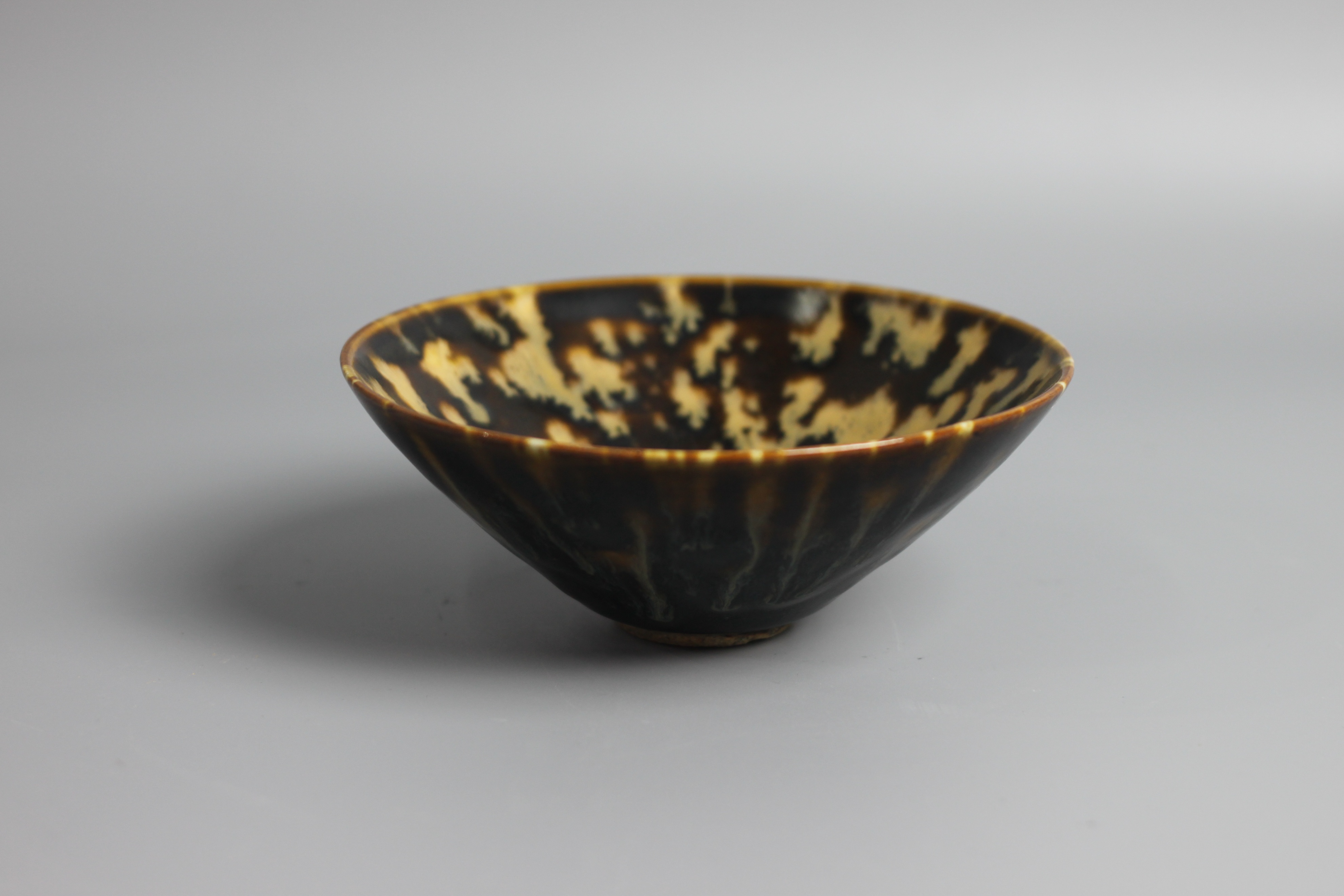 宋代吉州窑虎皮纹盏图片,宋代灰胎黑釉吉州窑茶盏图片