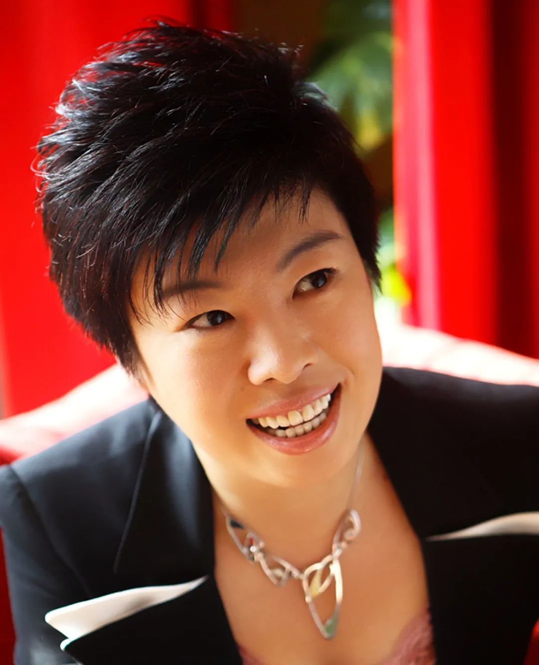 于丹家风家教讲座卓越教育,于丹讲家风的视频