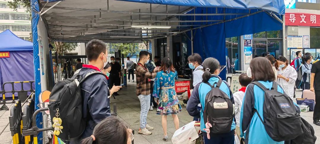 再见了，小盆友——9月19日成都家长成功“解除居家”……