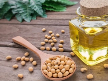 金龙鱼食用油1.8升整箱批发大豆油,9元一斤的大豆油