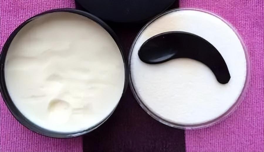 上完粉底液鼻子上有白点,涂粉底液后毛孔有白点点