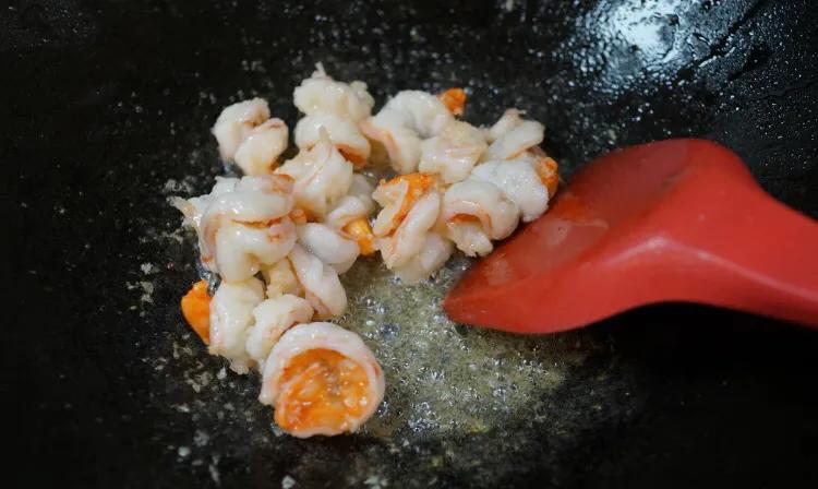 建议中老年别太节俭多吃这五种菜,老年人多吃五种高蛋白食物