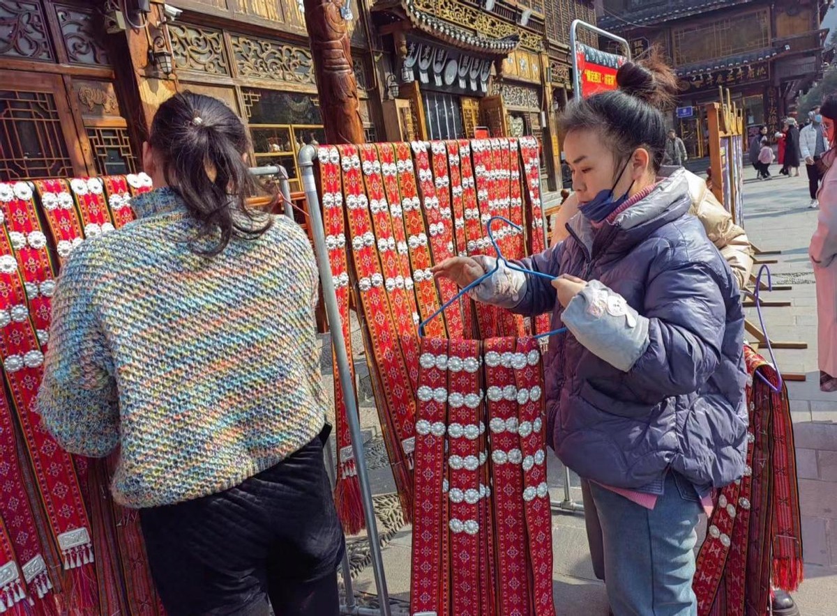 苗族旅游习俗,体验苗族的民俗景点有哪些呢