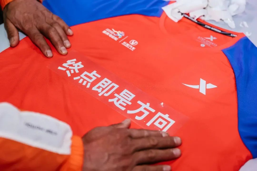 特步发朋友圈广告语,特步非一般的感觉广告词