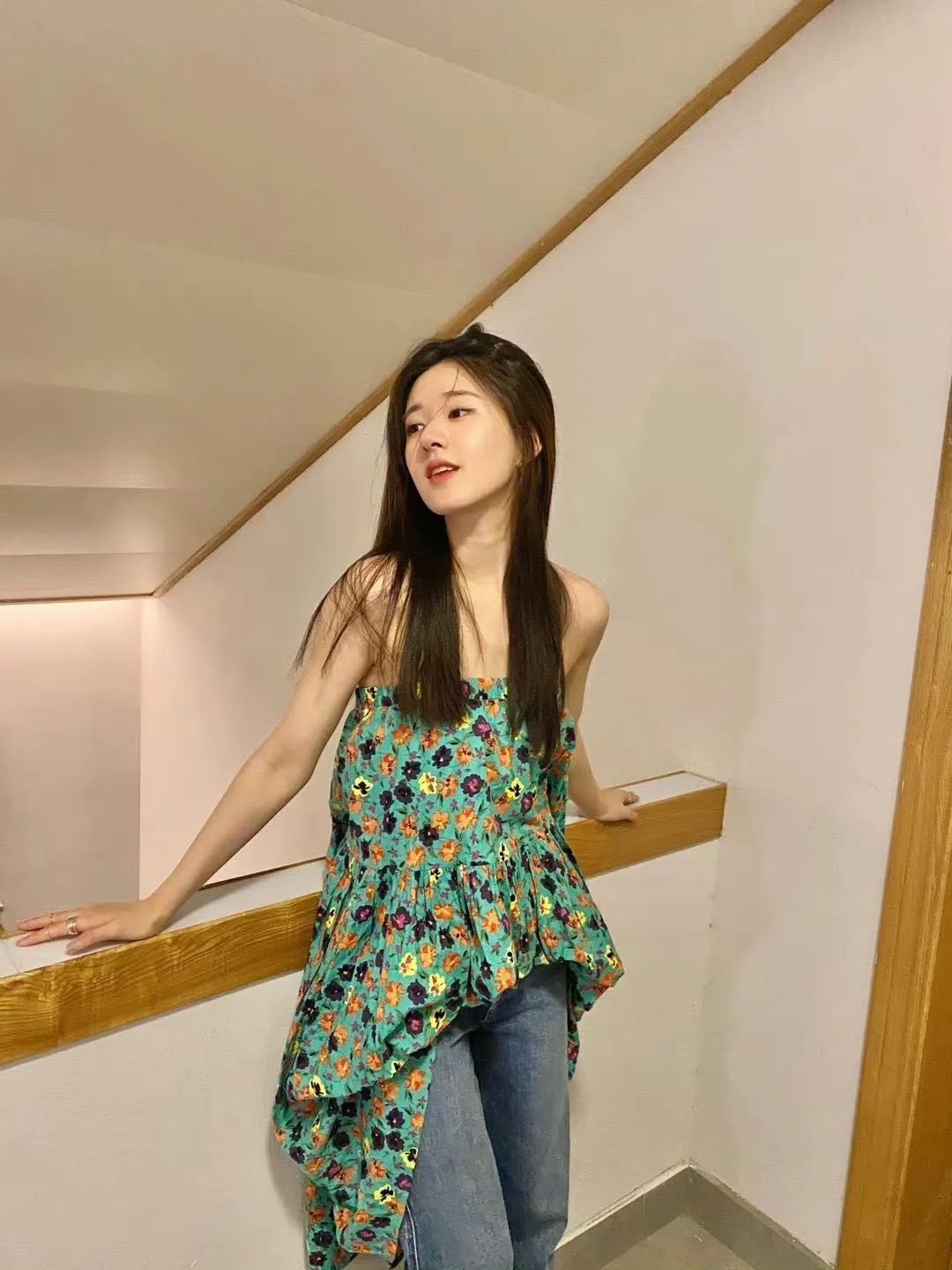 赵露思娇小可人,像赵露思一样轻轻甜美风穿搭