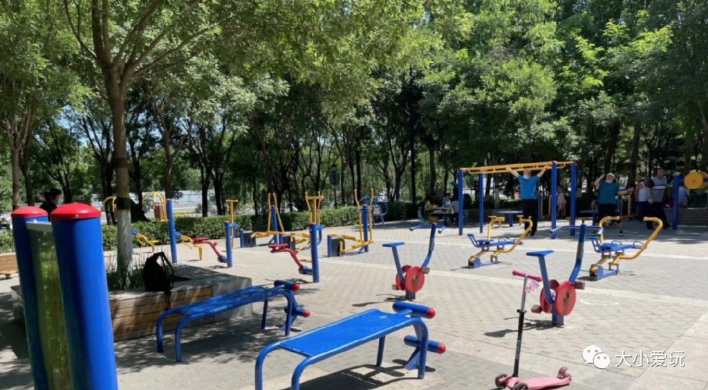 滨河公园带娃玩水,推荐一个好地方滨河公园