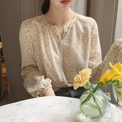 20岁穿的衬衫女,时髦个性潮流衬衫20岁穿