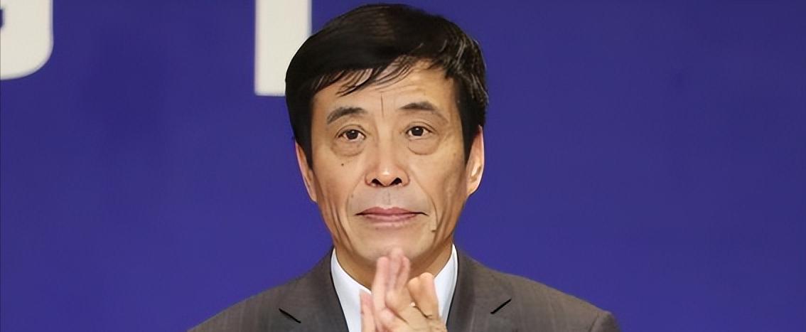 是谁在导演《狂飙》中国足球版？