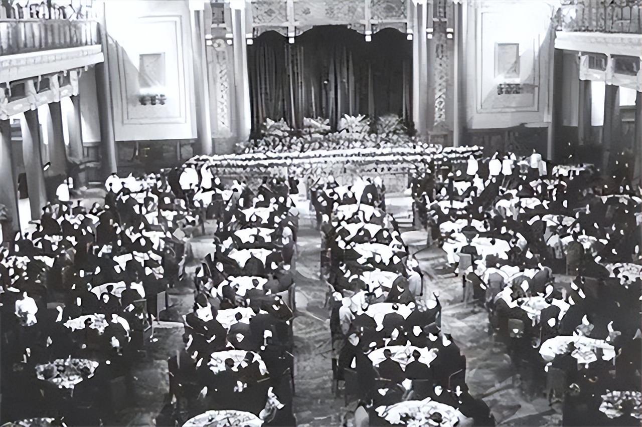 人民大会堂建成后的第一次国宴,人民大会堂新年国宴