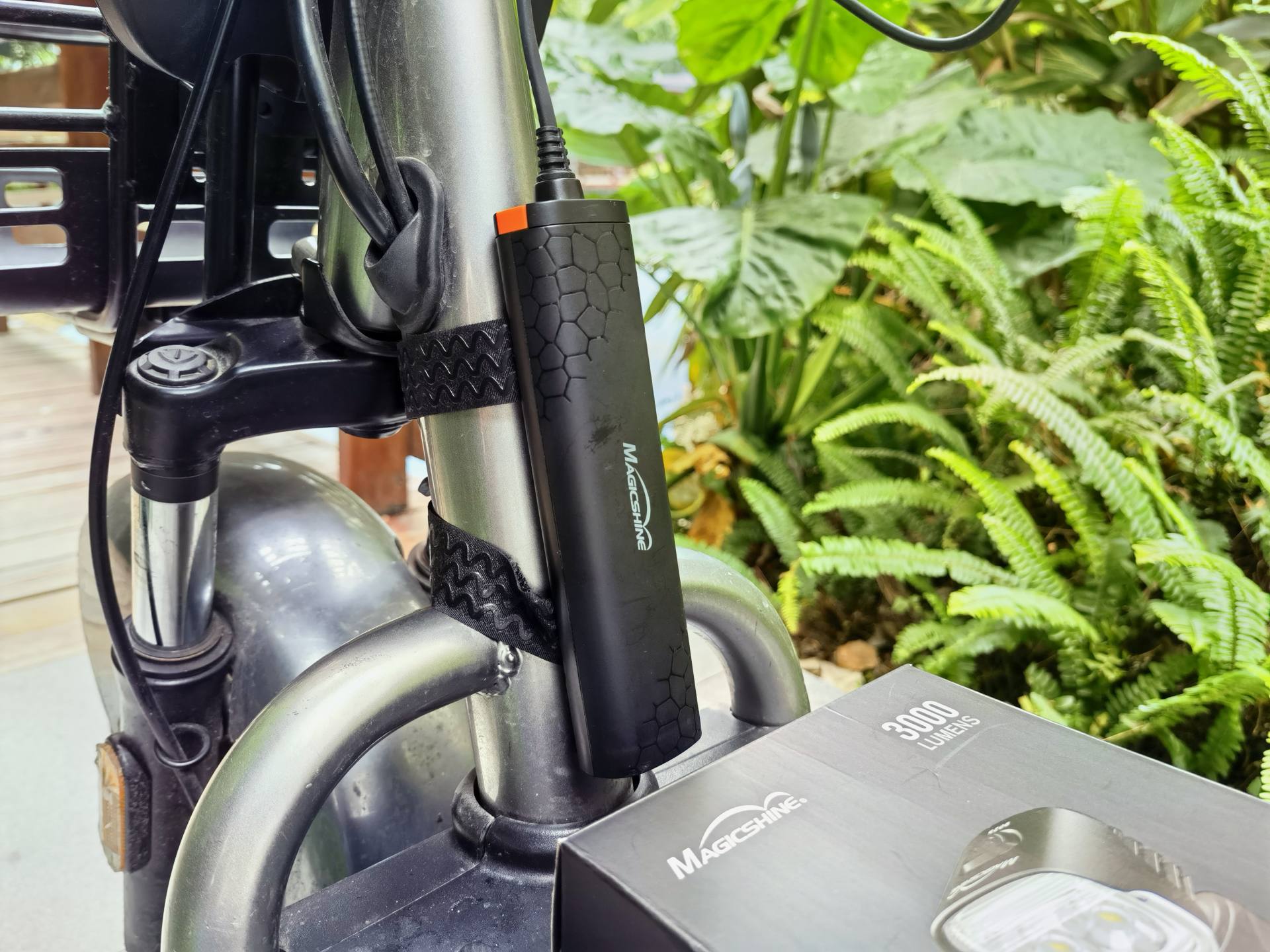 3000流明自行车夜骑灯,迈极炫rn3000与mj902s