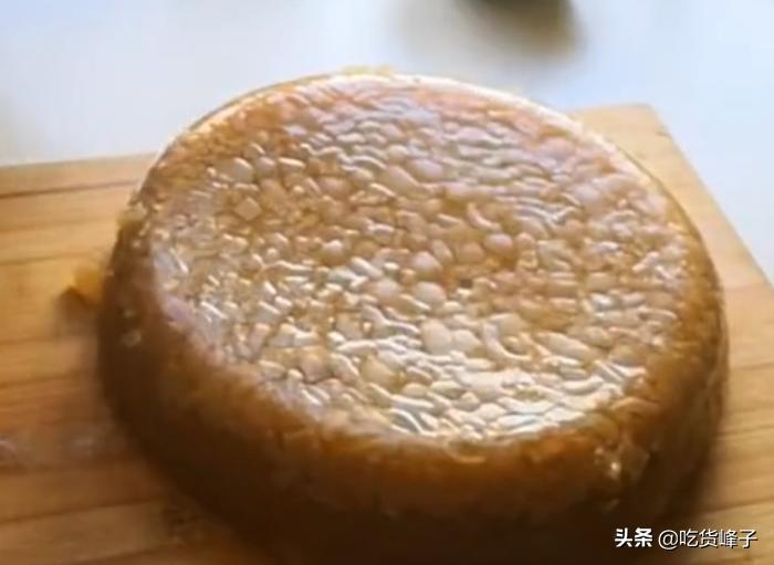 做猪皮冻时最忌直接下锅煮,怎样做猪皮冻好吃又软烂