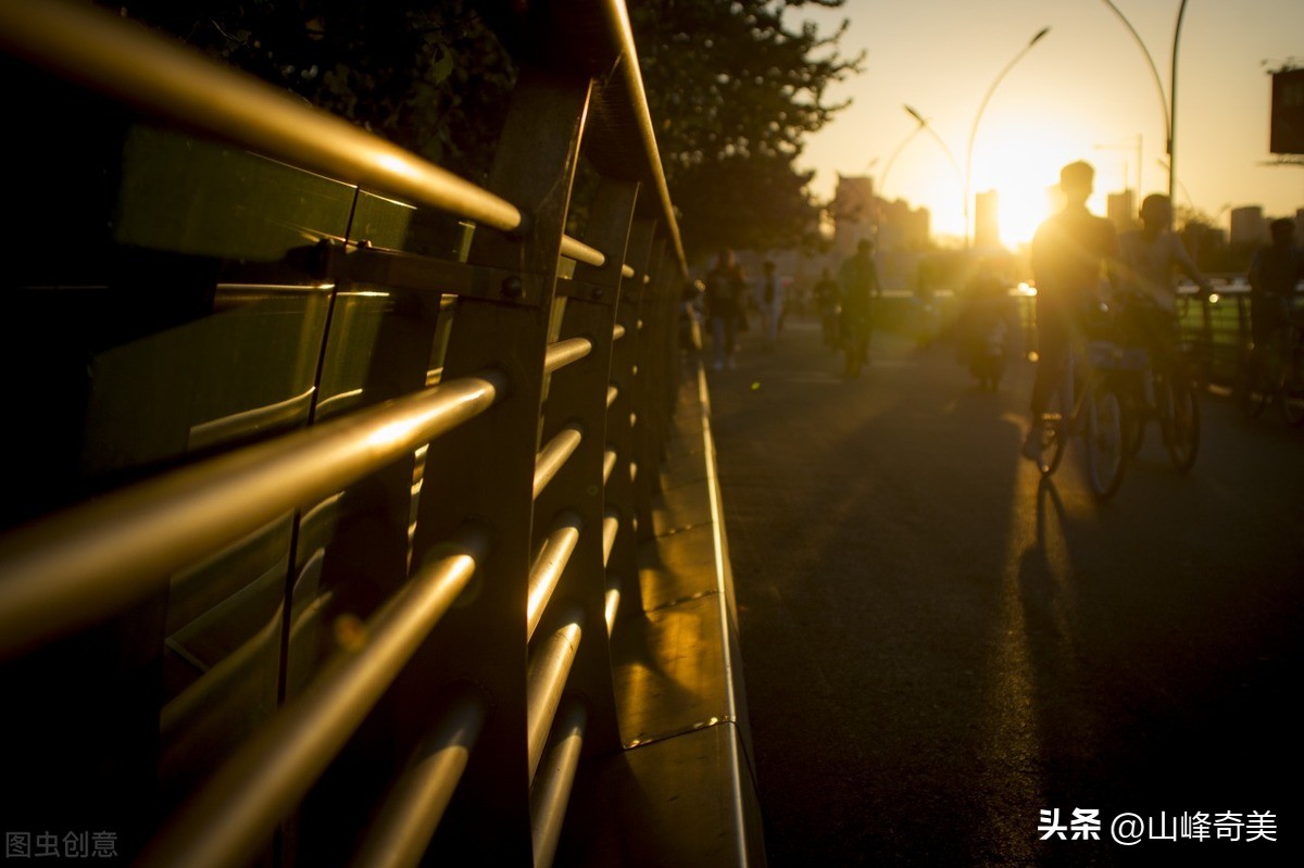 做人保持谦虚切忌不可目空一切,做人一定要懂得谦虚莫说过头话