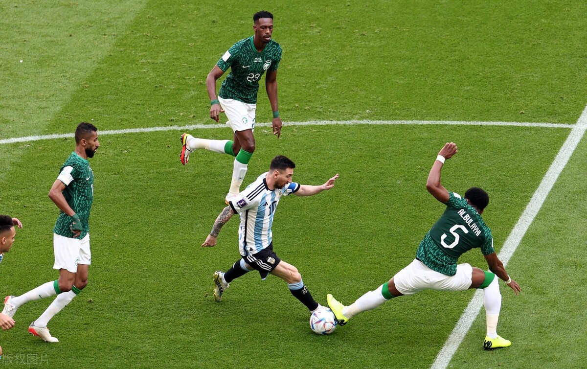 世界杯直播梅西vsc罗,世界杯黑梅西