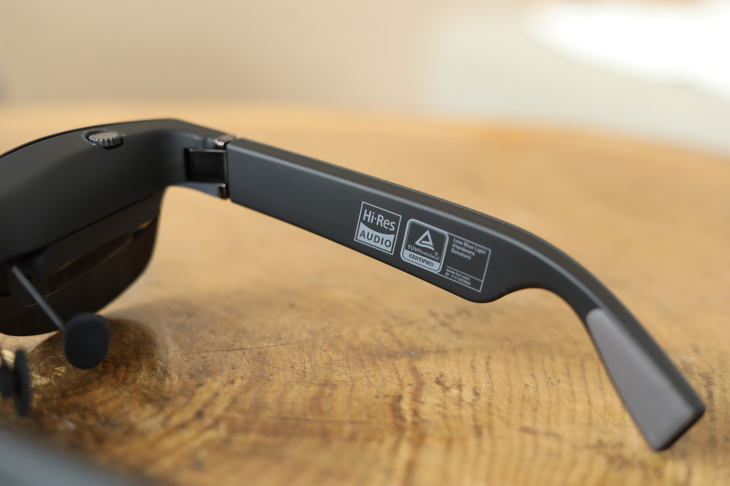 国产“新型显示器”:内置150寸大屏!天趣智能视听眼镜评测