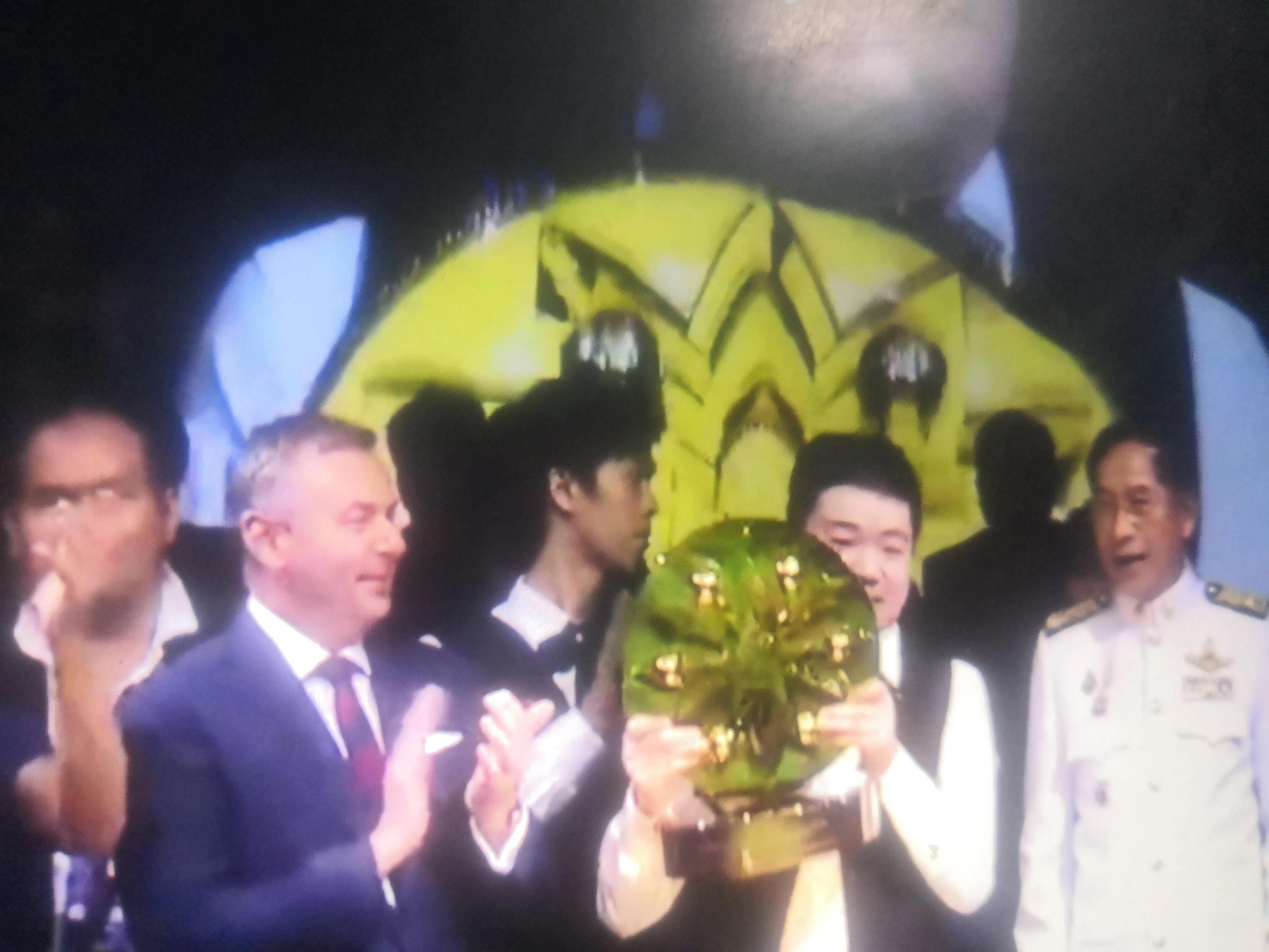 丁俊晖目前的成绩,丁俊晖6比0险胜