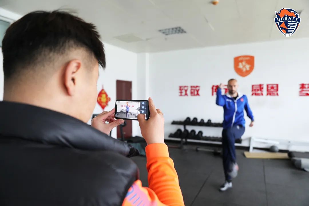 抗疫训练与学习三不误小海牛居家训练热情高