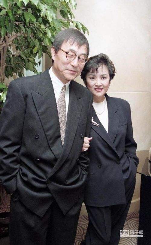 成龙谢贤向华强,谢贤李小龙谁大