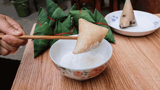 日本网红中国人吃粽子,中国人吃粽子有1600多年了吗