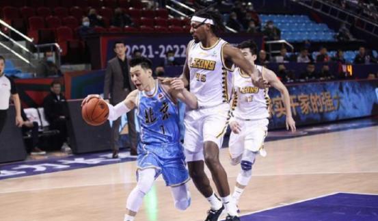 cba场边冲突女记者喊什么了,cba记者疑似辱骂球员引冲突后续