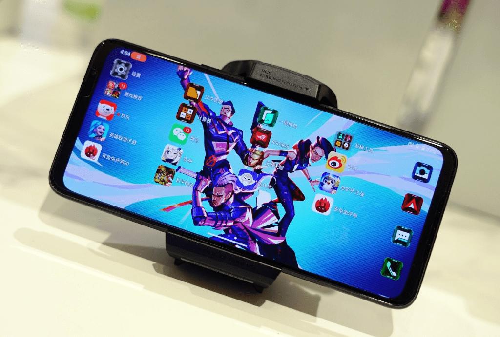 不知道是选择iphone还是选择安卓,现在建议换苹果还是安卓