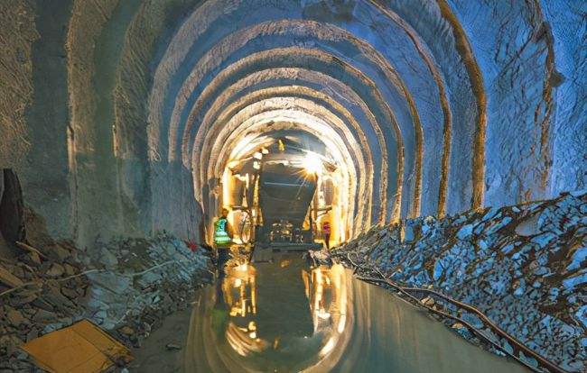 中国最长的隧道98公里遇暗河,最长隧道98公里汉江