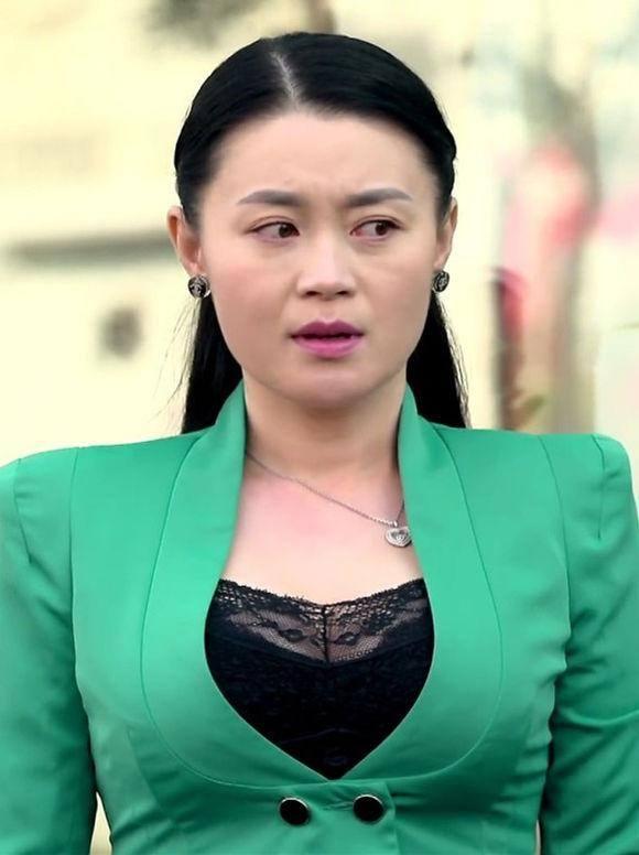 年近40却至今未婚的关婷娜,关婷娜身材