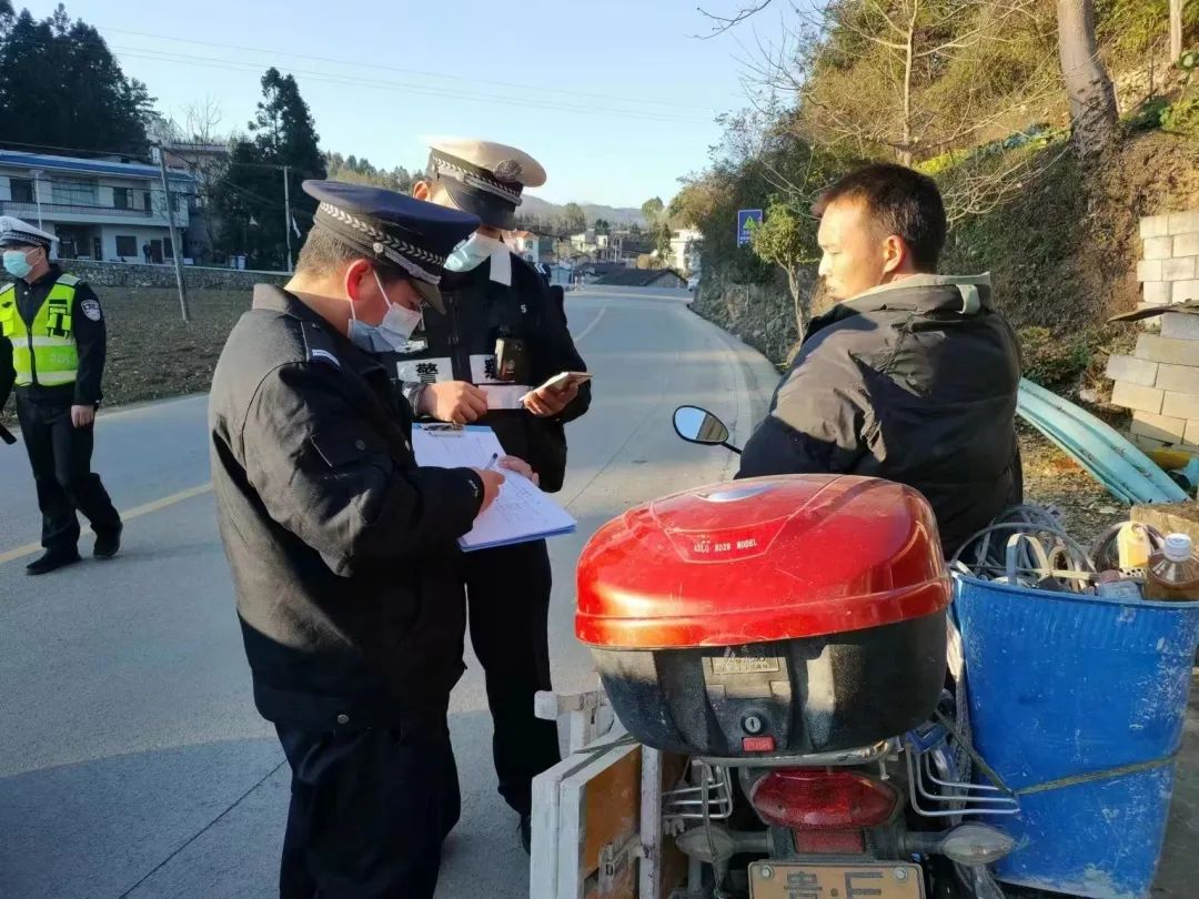 【护安保畅】黔西南的“警察蓝”自带温暖