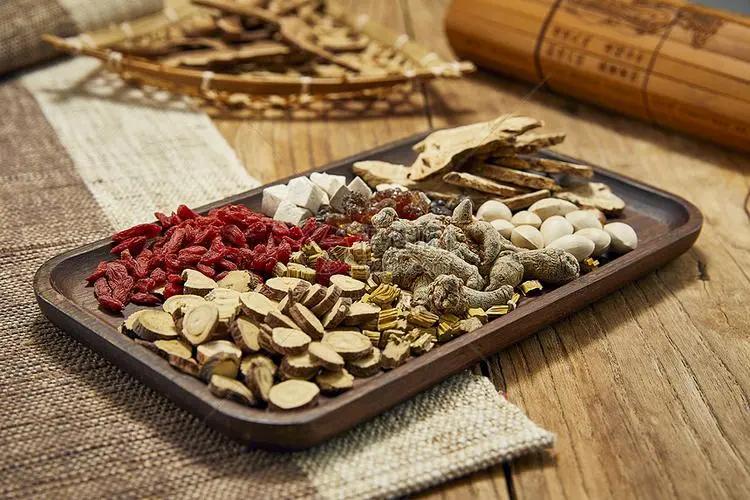 吃中药怎样避免肝肾损伤保护肝肾,中药引起的肝肾损伤会有什么症状