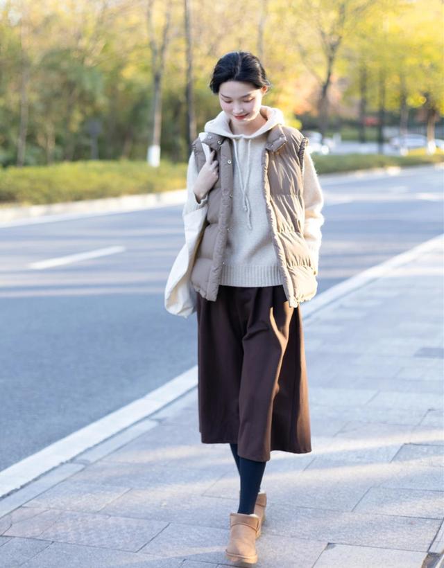 今年流行的裙子袜子,春季搭配裙子穿的袜子推荐