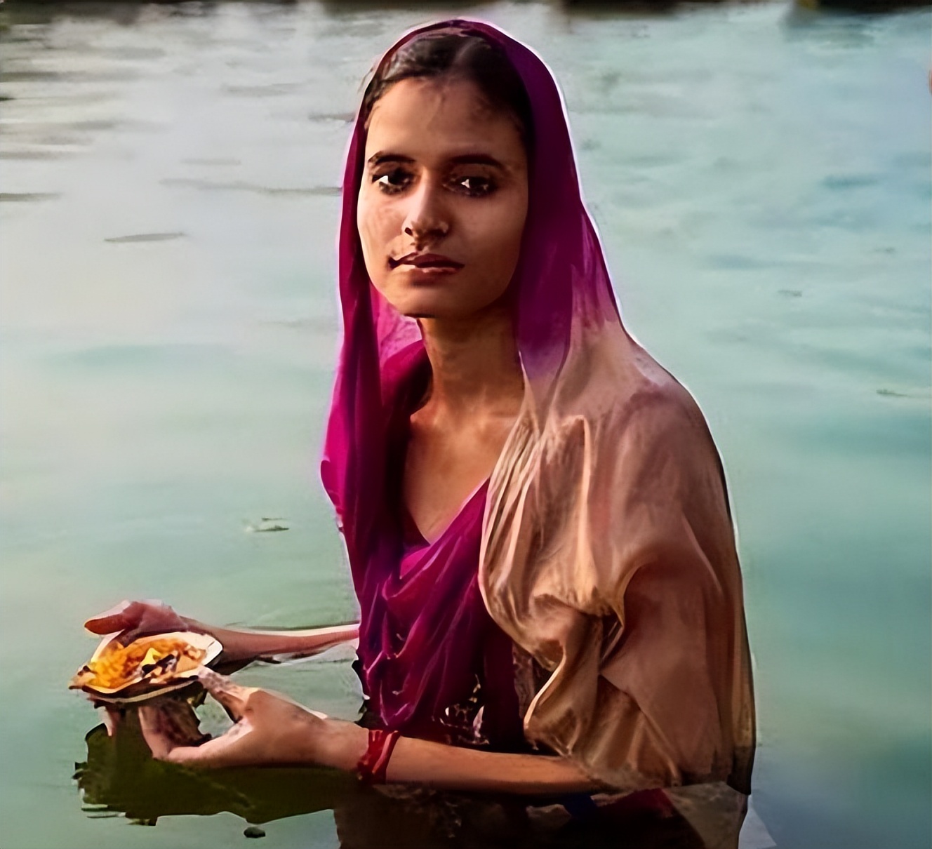 揭秘印度“圣女”真实生活：十几岁就沦为高级僧妓，结局孤独终老