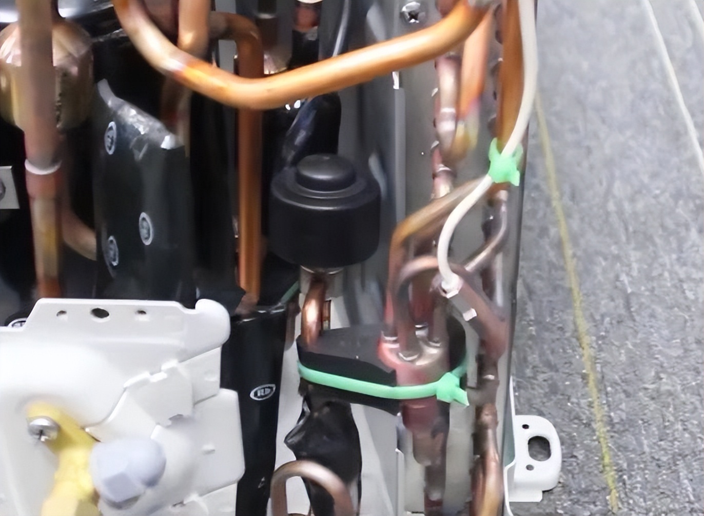 格力空调近几年跟美的空调哪个好,美的空调对比格力空调销量哪个高