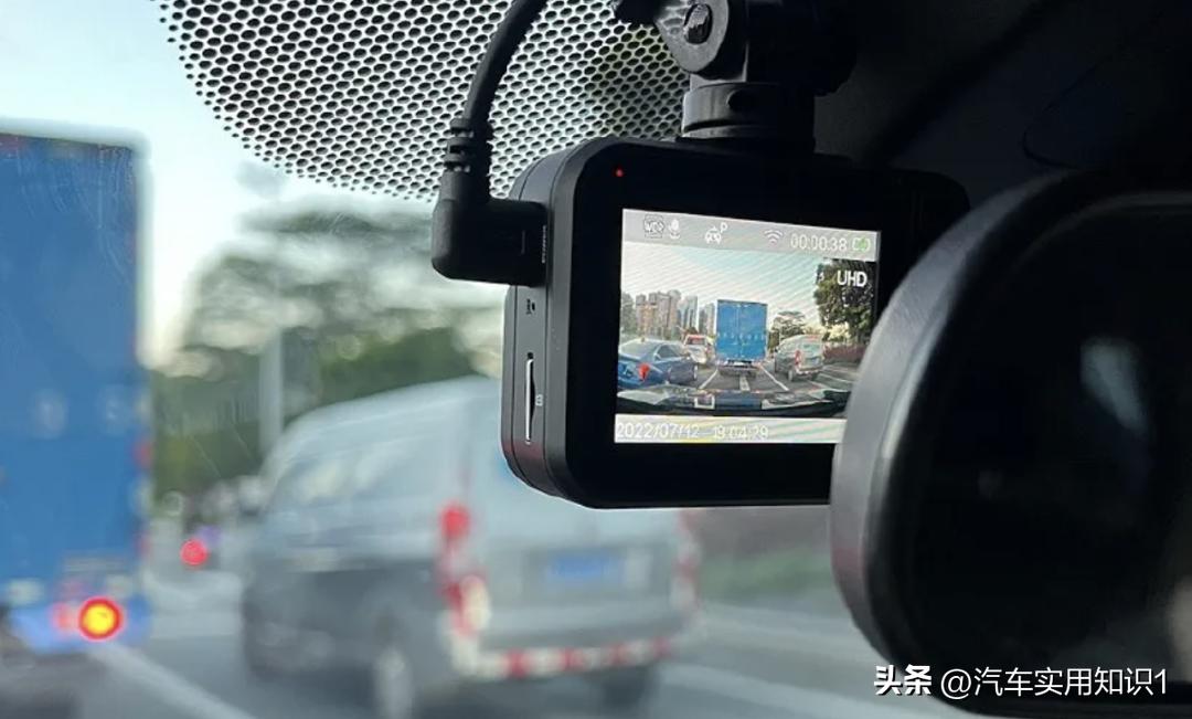 行车记录仪有必要买前后双录的吗,有必要前后双显行车记录仪吗