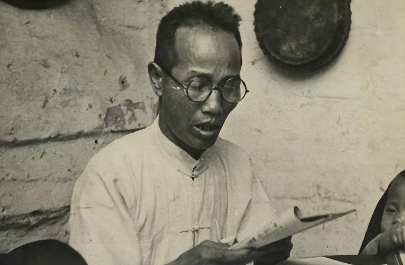 1934年国军少将救下近10万红军，建国后毛主席叮嘱：一定要找到他